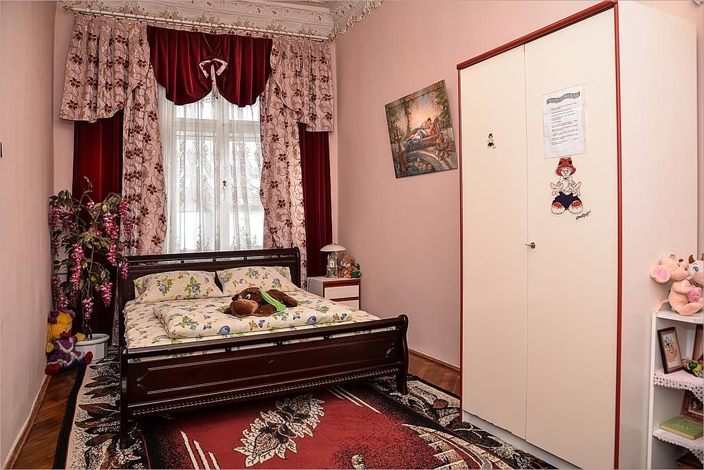 Vip-Apartments Angel Palas تشيرنيفتسي المظهر الخارجي الصورة