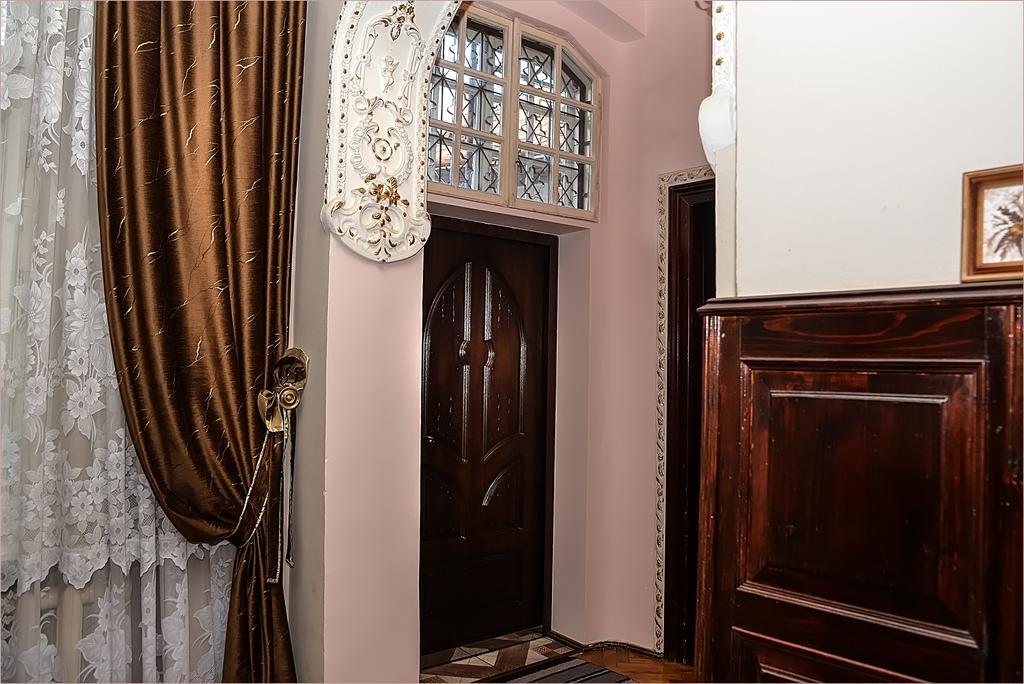 Vip-Apartments Angel Palas تشيرنيفتسي المظهر الخارجي الصورة